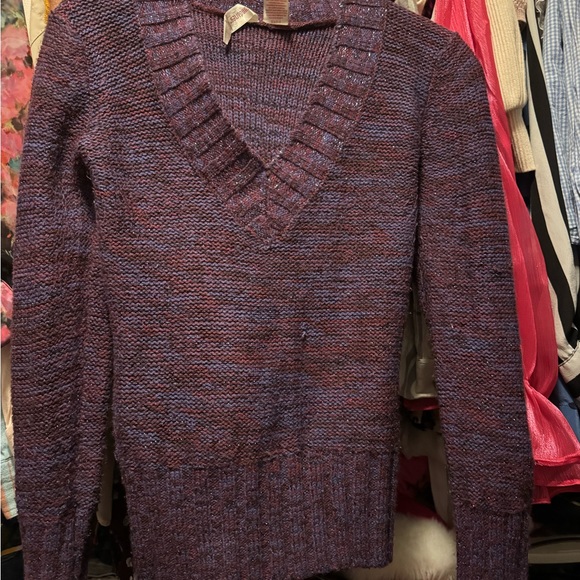 Purple sweater - Picture 1 of 2